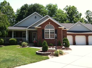 1076 Meadow Lake Dr, Maryville, IL 62062