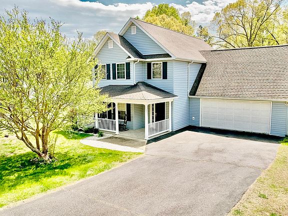 3rd image of 212 Oak View Rd