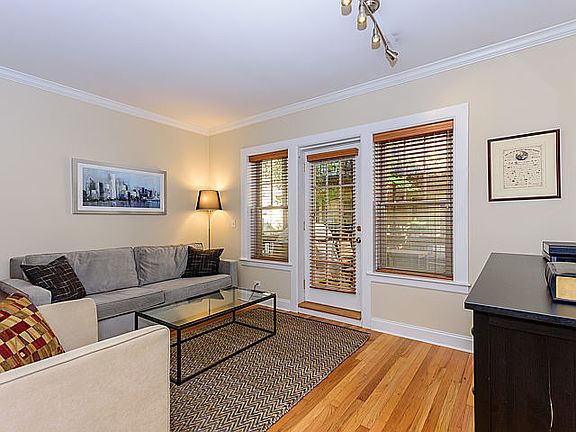 4th image of 2239 N Lincoln Ave #E-1