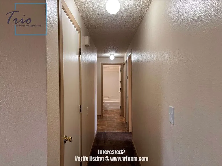 490 Macy St — Photo 9