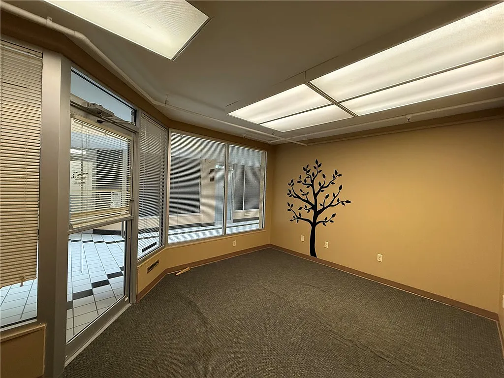 Studio, 1306 sqft, $2,400 — Photo 2