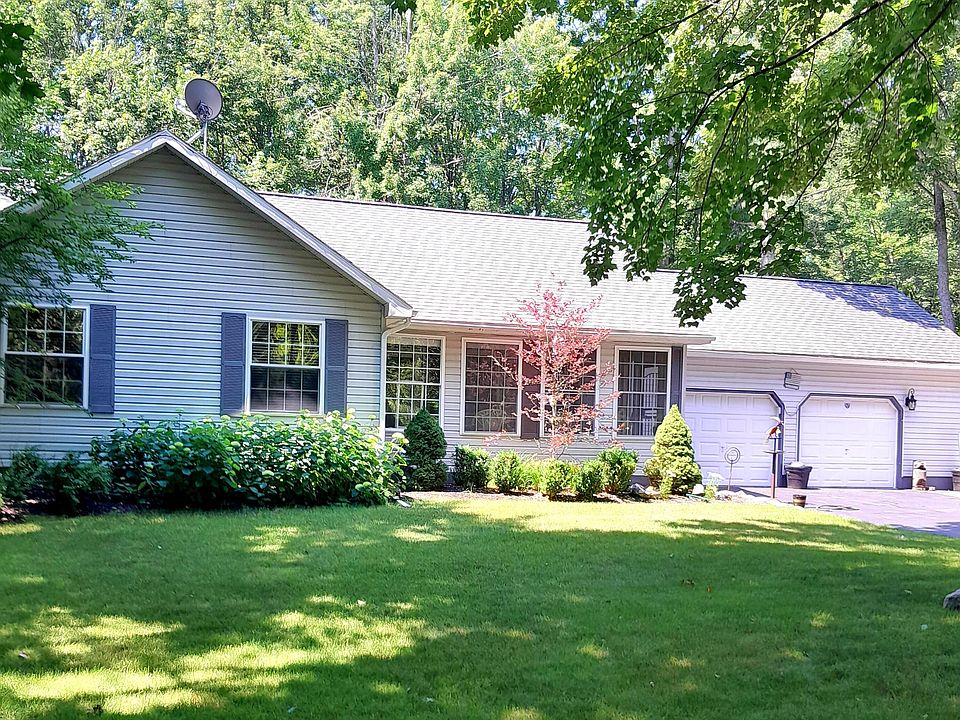 1st image of 8124 Fairway Hollow Dr