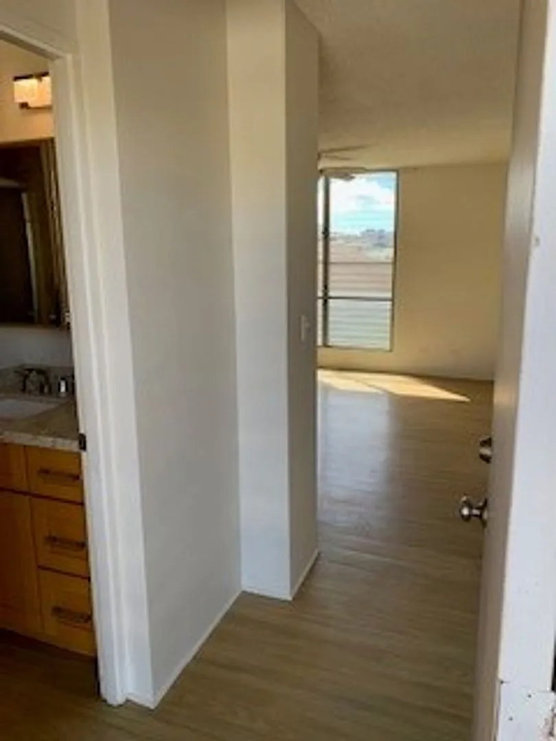 Makiki Apartment - 2 bedroom, 1 bath with 1 assigned parking — Photo 3
