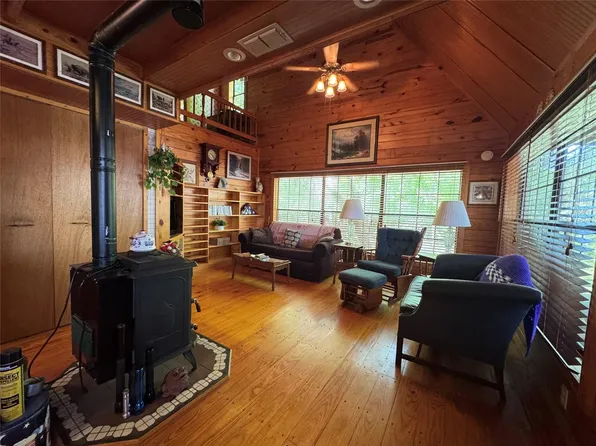 190 Woodpecker, Livingston, TX 77351