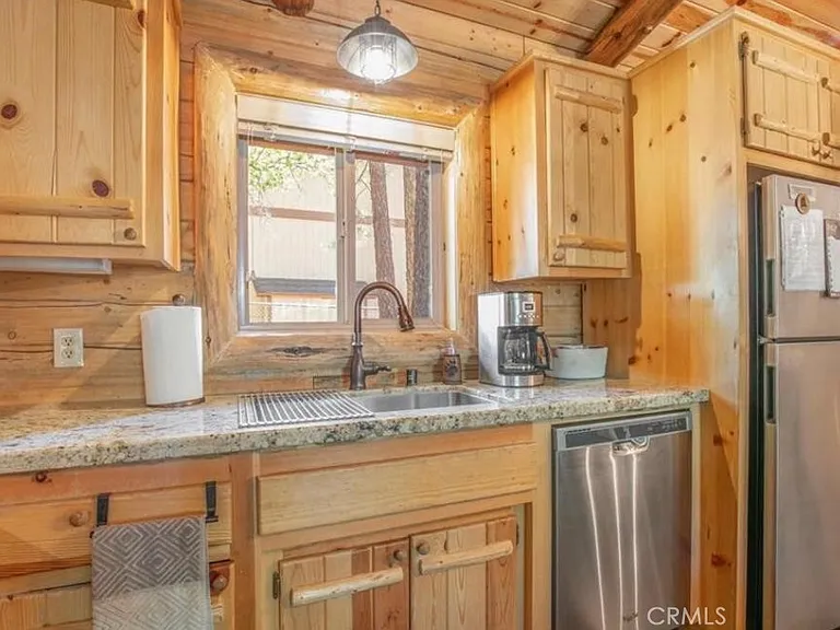1793 Columbine Dr — Photo 12