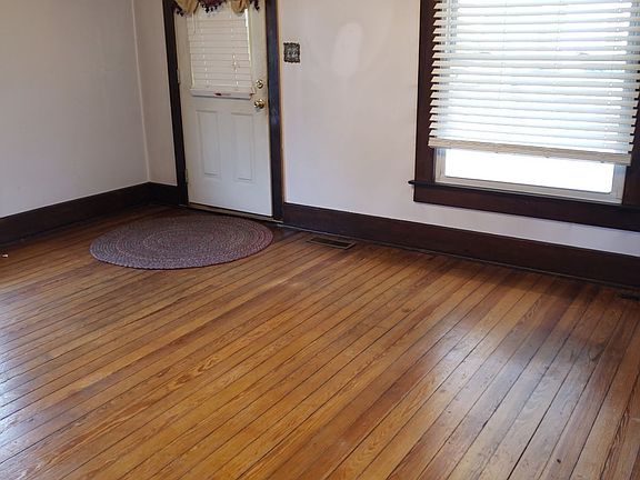 4th image of 1073 2nd Ave