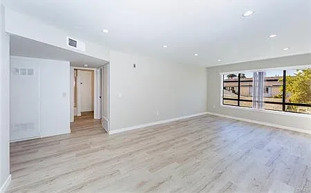 2 bed, 1000 sqft, $2,600 — Photo 3