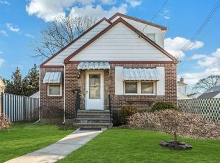 249 Claflin Blvd, Franklin Square, NY 11010