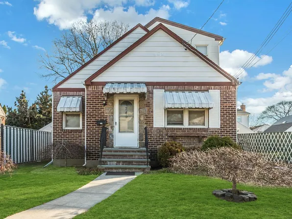 249 Claflin Boulevard, Franklin Square, NY 11010