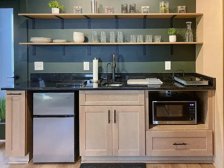 818 Kirkwood Ave — Photo 4