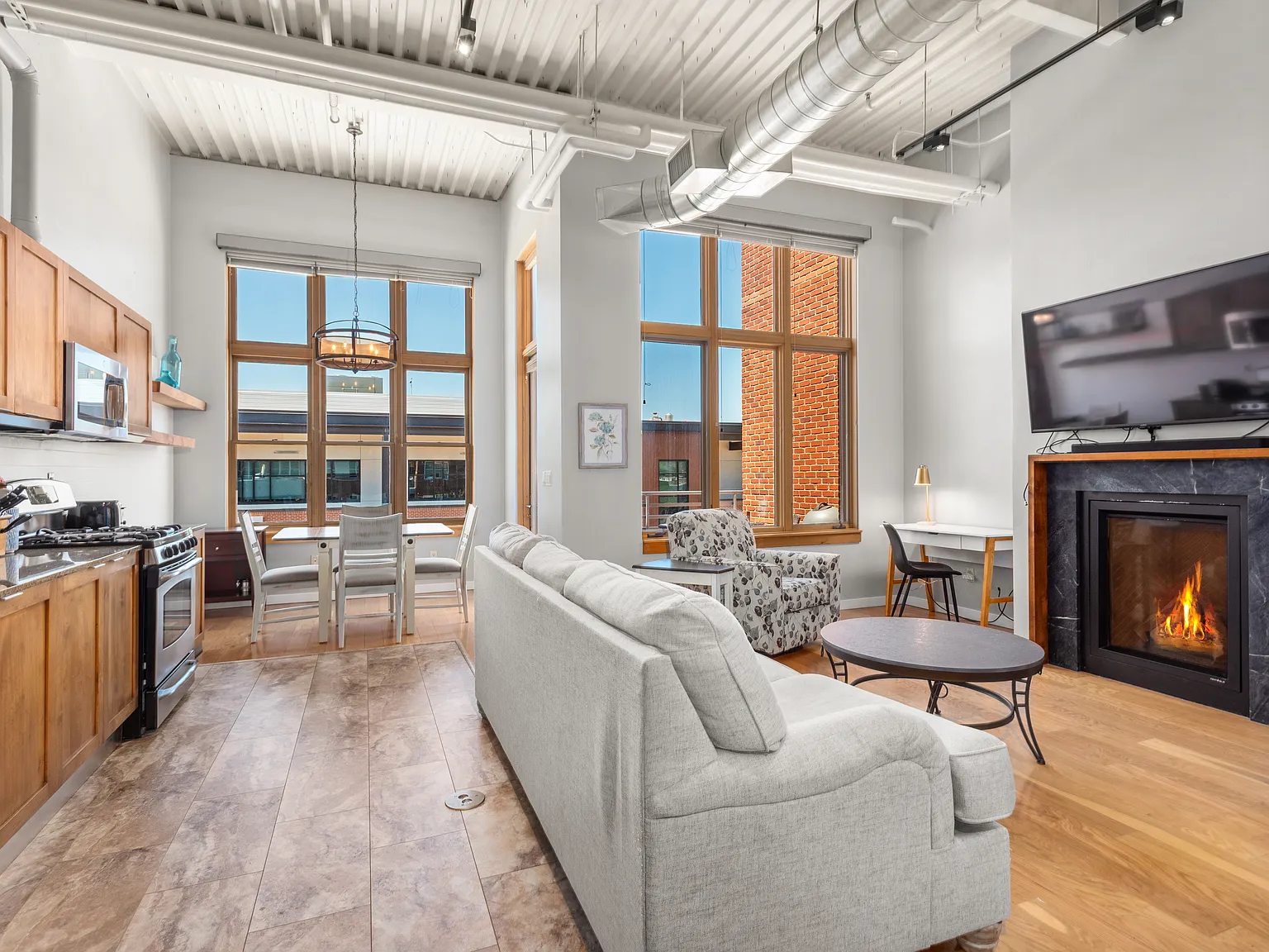 1 bed, 798 sqft, $4,250 — Photo 4