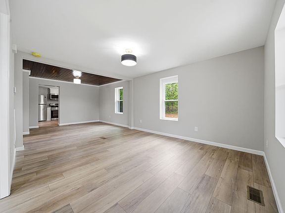 3rd image of 2517 Thomas St