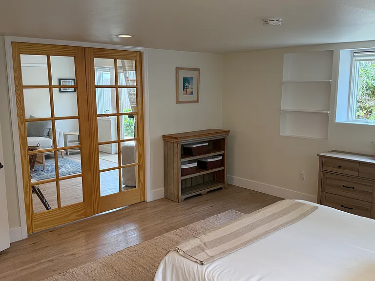 480 Blumont St #B — Photo 10