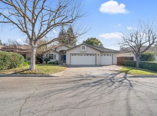 8590 N Sierra Vista Ave, Fresno, CA