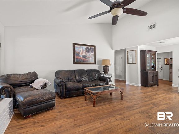 4th image of 109 Hanover Dr