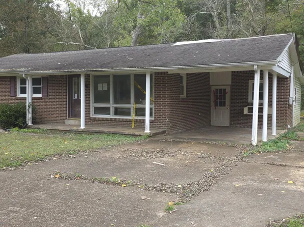 215 Mockingbird Ln, Camden, TN 38320