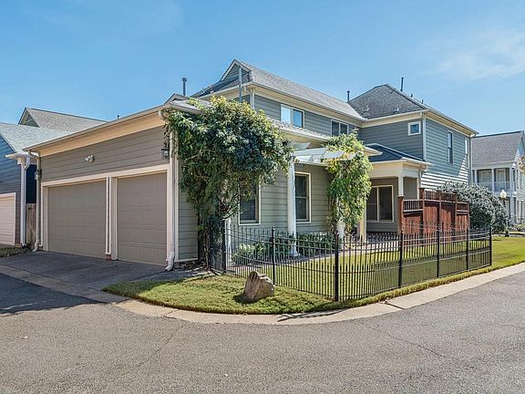 Rare fenced in side yard