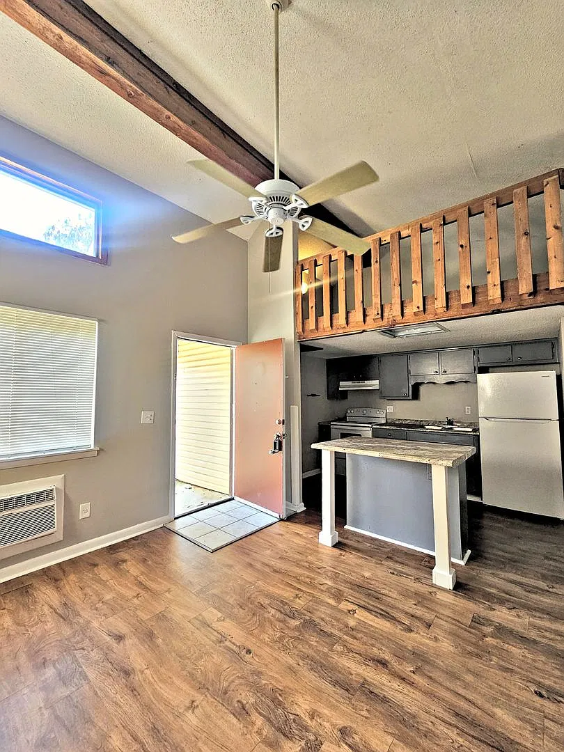 Apartment 1br/1ba — Photo 1