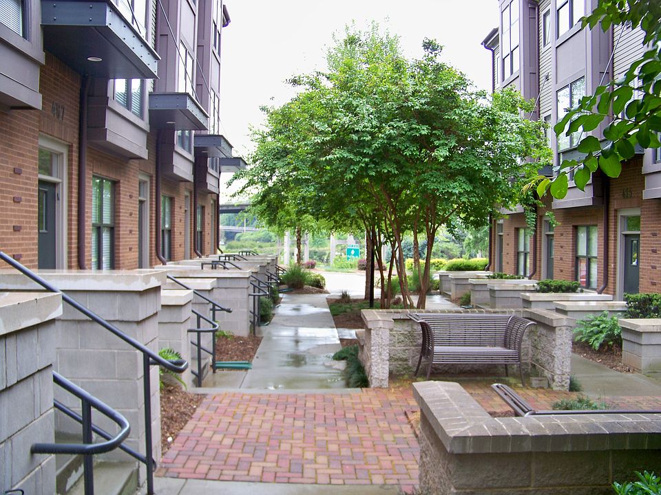 2nd image of 467 M St