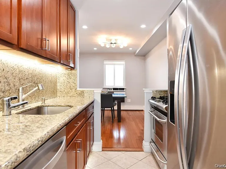 320 E Shore Rd #2A — Photo 11