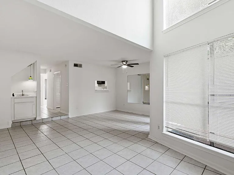 11217 Briar Forest Dr — Photo 2