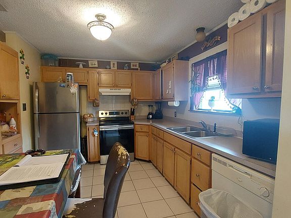 4th image of 313 Lawler Ave
