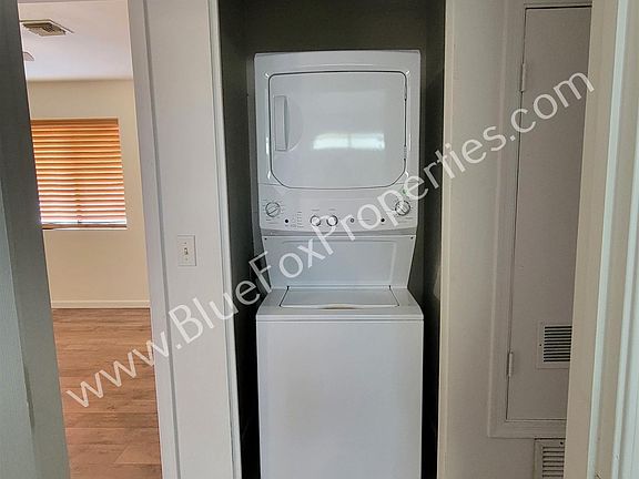5th image of 3008 N Estrella Ave #1