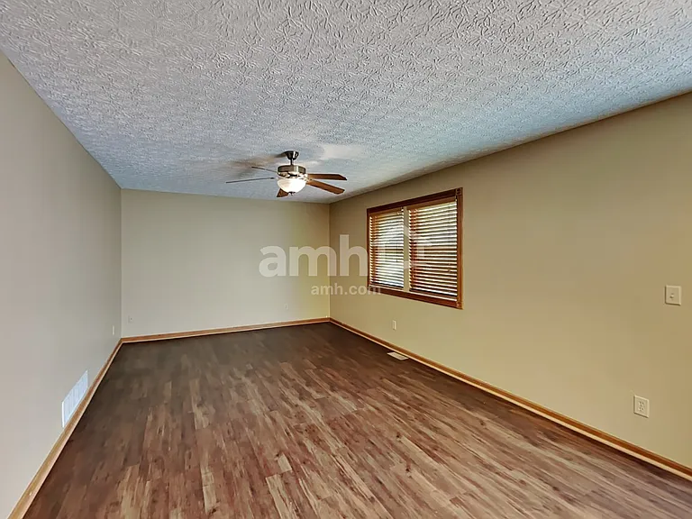 206 Aaron Ct — Photo 9