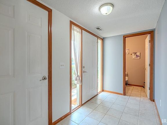 3rd image of 516 Briarfield Dr