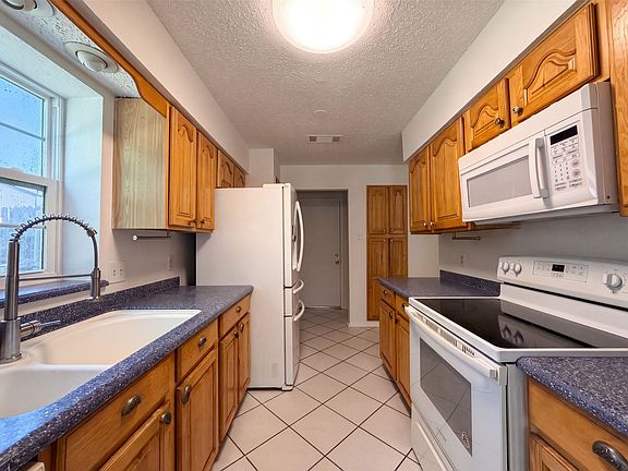 2nd image of 1713 Steinburg Ln