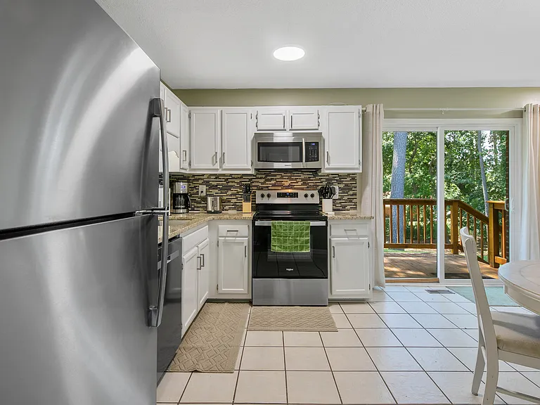 126 Golf Dr — Photo 9