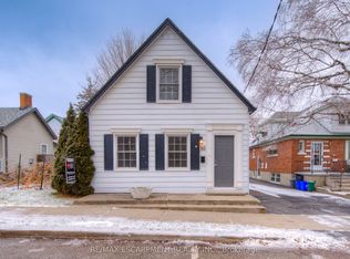 30 Young St W, Waterloo, ON N2L2Z1