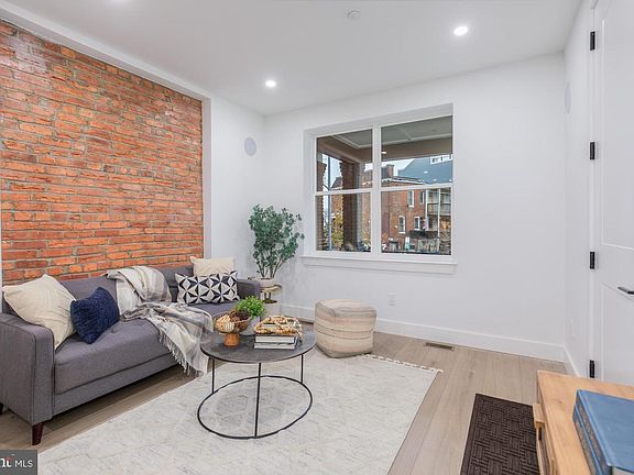 4th image of 1218 5th St NE #1