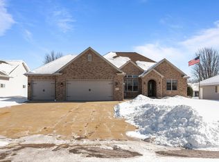 1892 N Sunrise Ln, Appleton, WI 54913