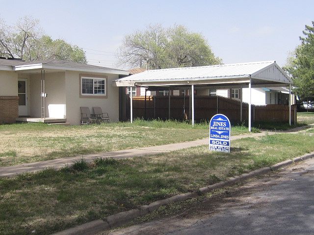 2nd image of 2010 Colgate Dr