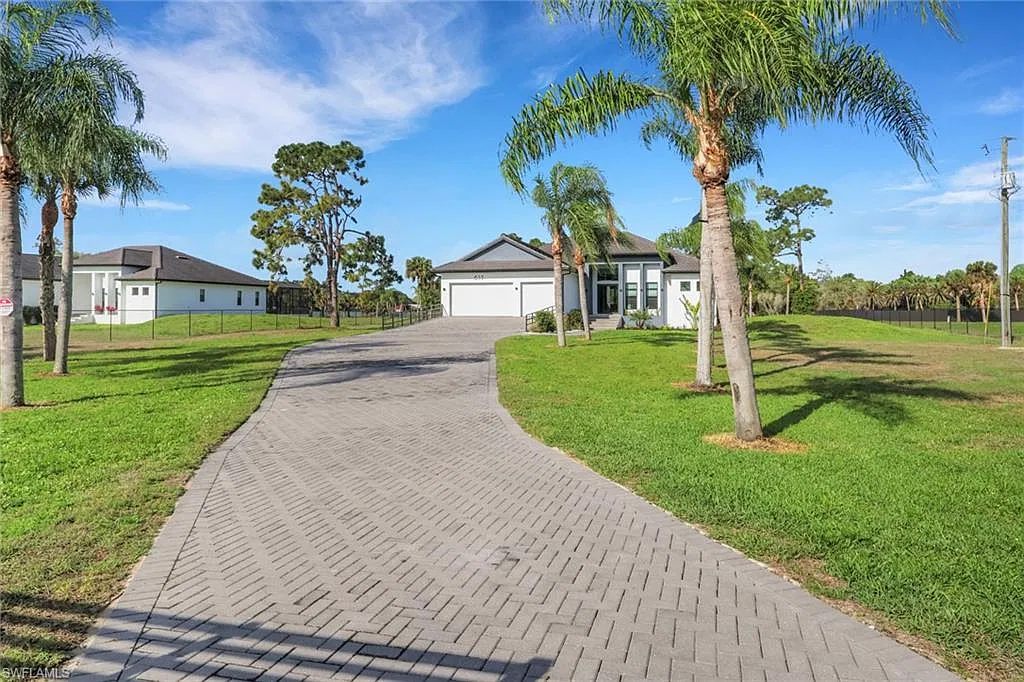 4 bed, 3.5 bath, 2888 sqft, $8,500 — Photo 3