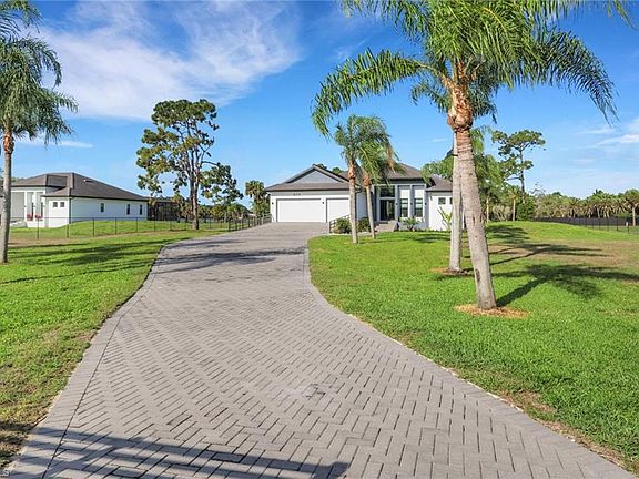 3rd image of 653 23rd ST SW