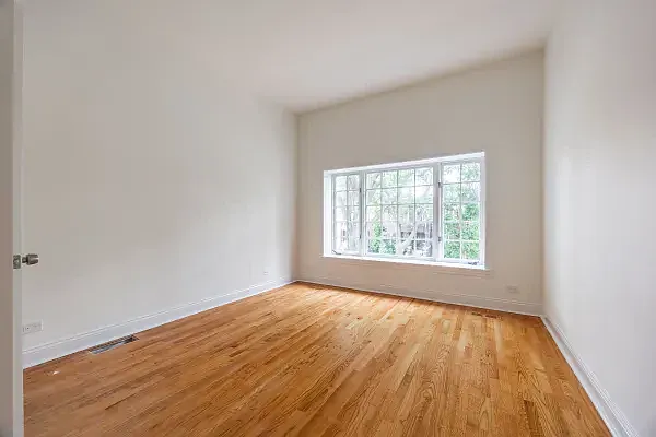 2 bed, 850 sqft, $2,500 — Photo 2
