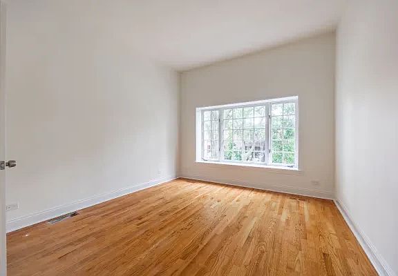 2nd image of 3108 N Harding Ave #1W