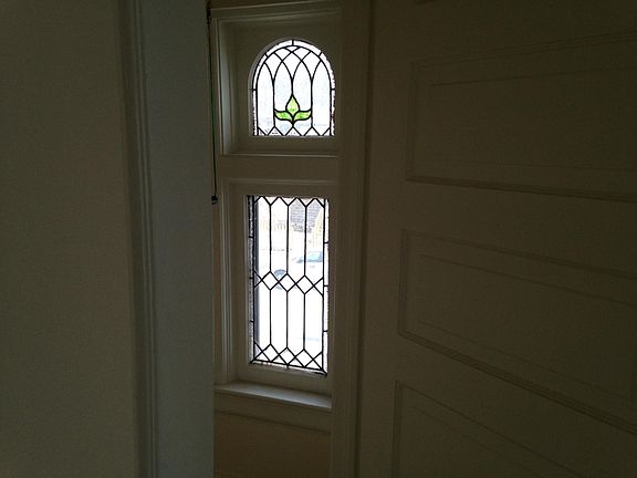 5th image of 297 Dewey St