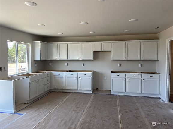 2nd image of 80 NE Belfair Station #3