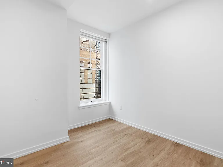 203 S 13th St #3B — Photo 14
