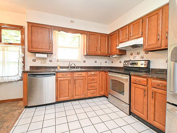 5th image of 466 Stephens Rd