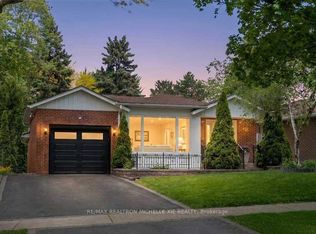 8 Meadowglade Cres, Toronto, ON M2J1C7