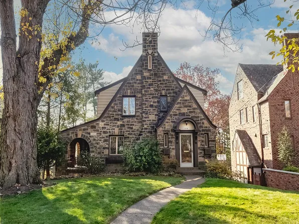 119 Crescent Dr, Pittsburgh, PA 15228