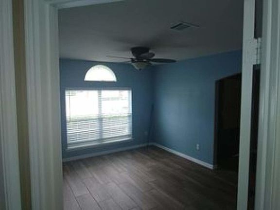 2nd image of 316 Sagebrush Ln