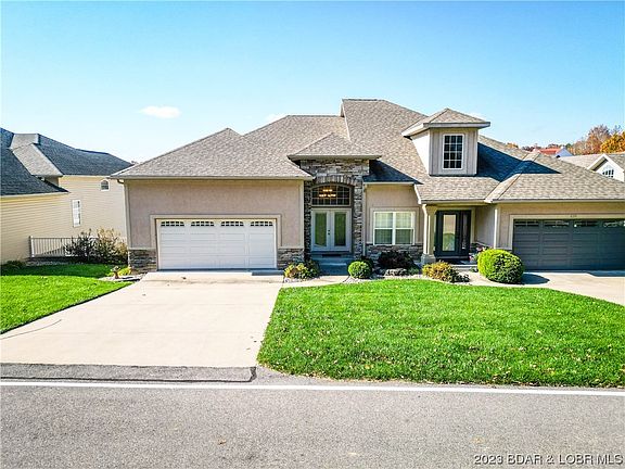 3rd image of 436 Lakeshore Dr