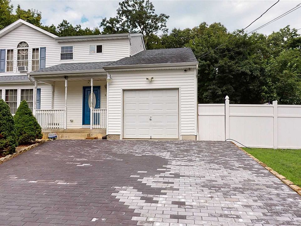 1st image of 9 Erna Dr