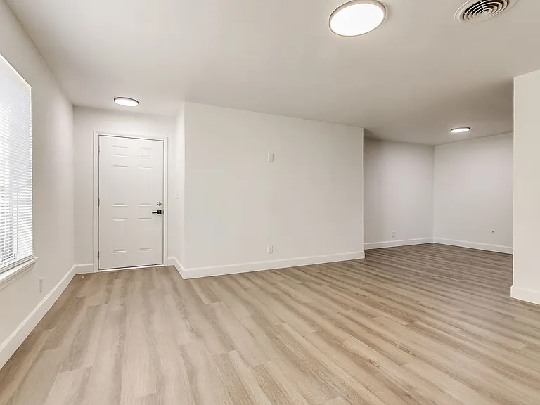 The Elms by ONYX *UNDER NEW MANAGEMENT* Now Offering FREE Prorated Rent! — Photo 34