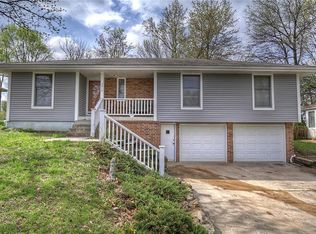 3310 NW Shannon Ct, Blue Springs, MO 64015